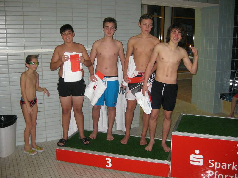 Überraschender Erfolg beim Sparkassen-Schwimmen 2012