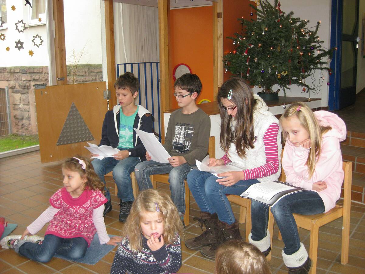Vorlesen im Advent – Kooperation  mit der evangelischen und der städtischen Kindertagesstätte in Büchenbronn